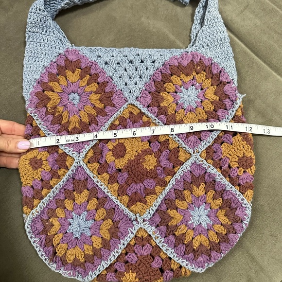 Crocheted Cross-Body Bag - Picture 7 of 8
